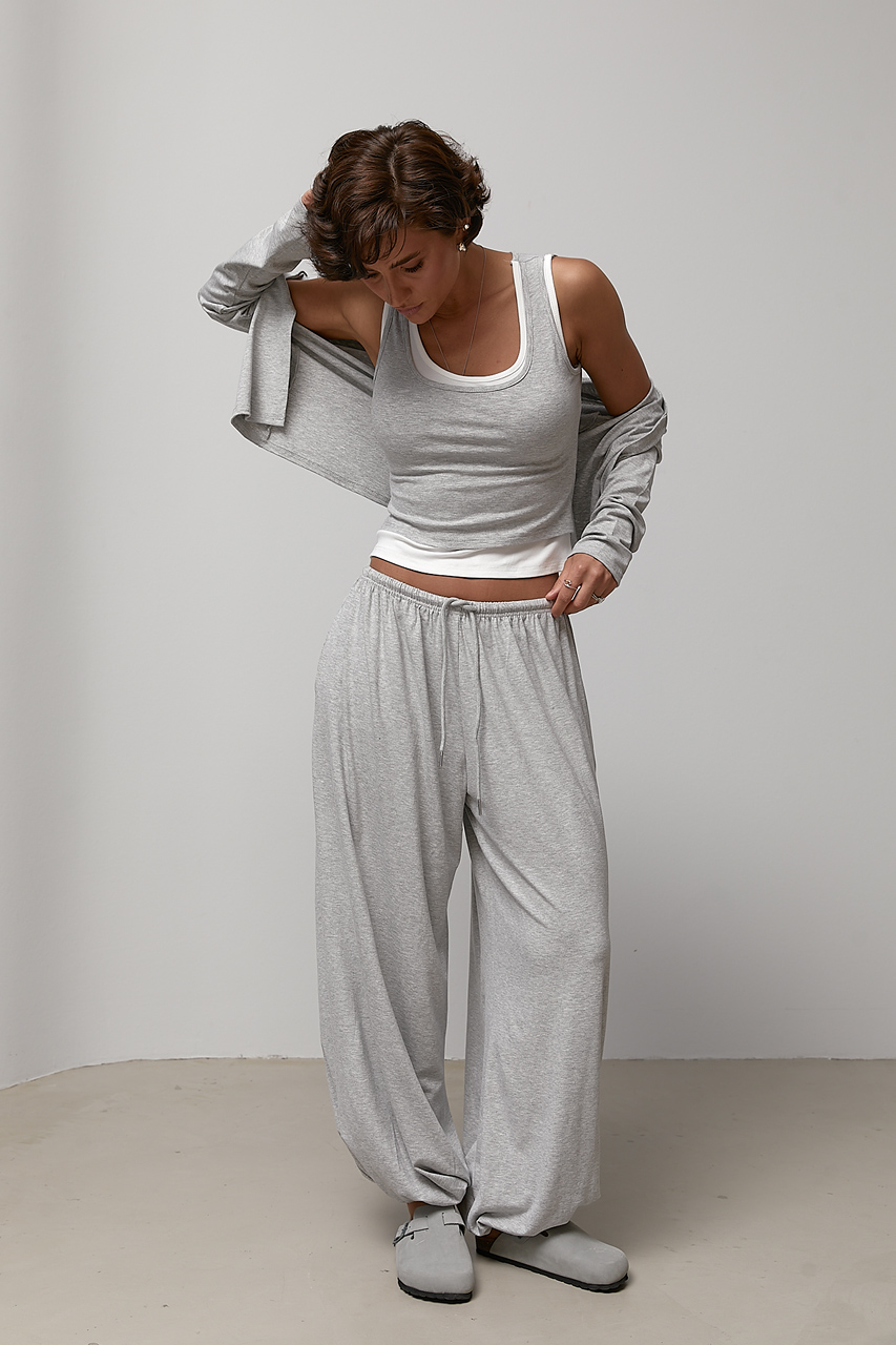 Костюм із кардигана, майки та штанів