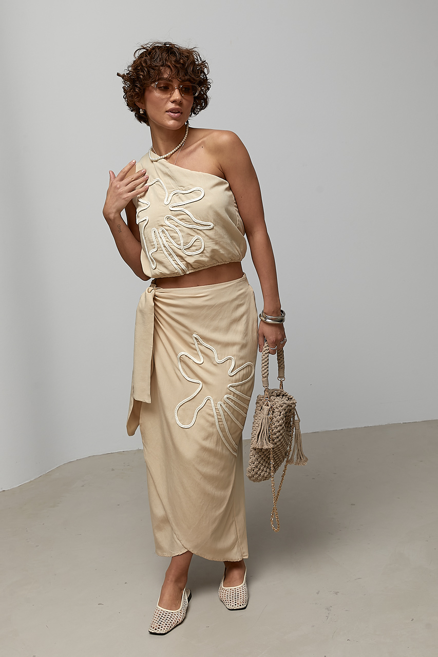 Літній костюм із блузи на одне плече та прямої спідниці на запах  Ls-1702