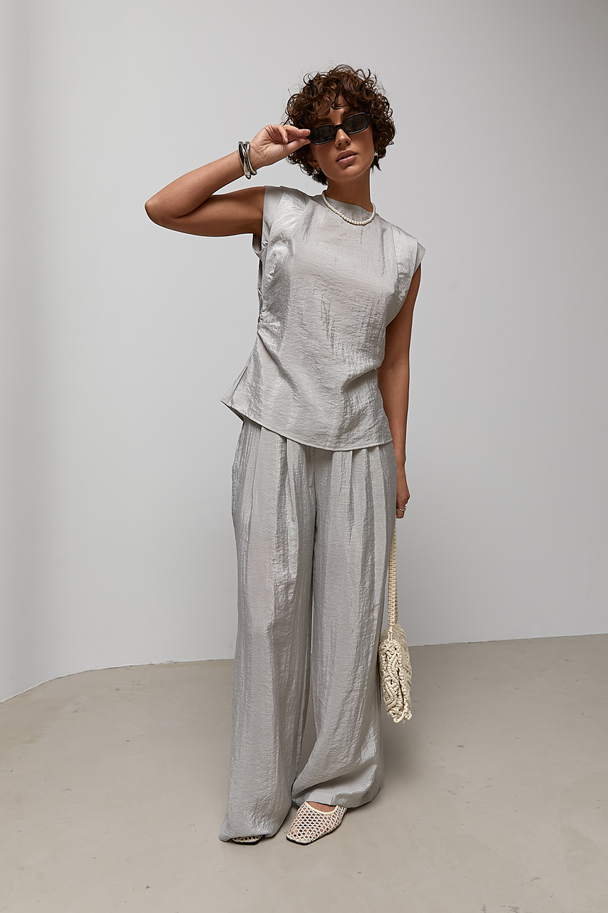 Однотонний легкий костюм із блузи та прямих штанів  Ls-1707