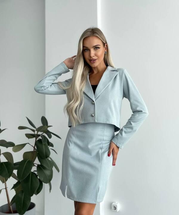 Костюм-двойка женский кашемир елочка с юбкой и укороченным пиджаком на подплечниках весенний