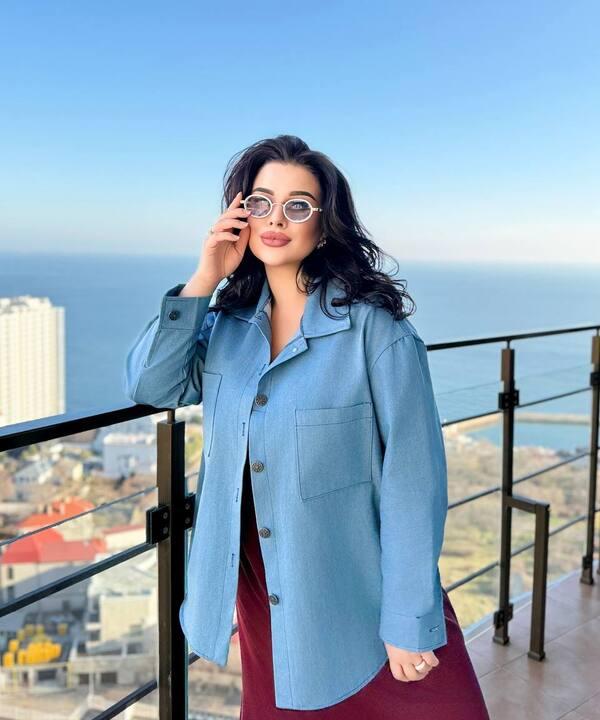 Рубашка куртка женская из плотного денима джинсовая весенняя оверсайз