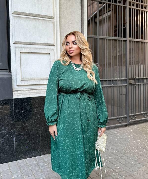 Платье трапеция миди А-силуэт на резинке с длинными рукавами принт горох