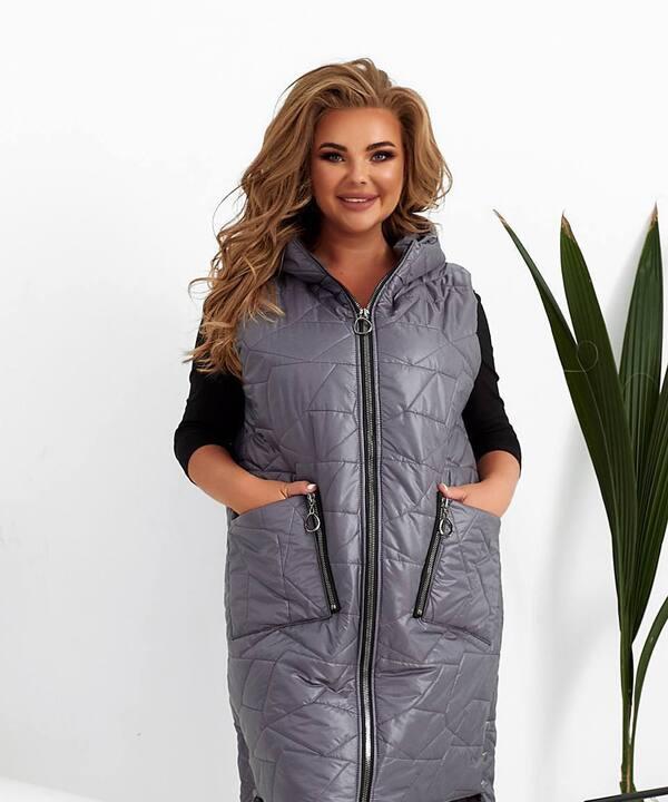 Жилетка женская теплая плащевка лаке на синтепоне 150 с накладными карманами с капюшоном 