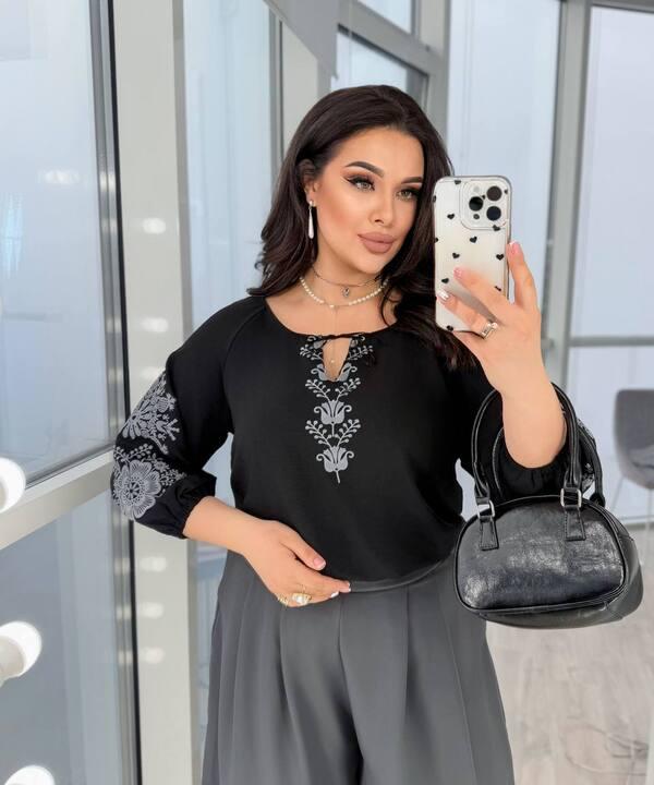 Блуза женская из креп-жатки с принтом в стиле вышивки весенняя летняя