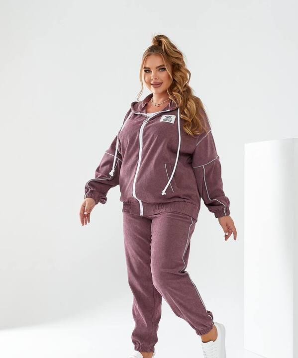 Костюм прогулочный женский из вельвета: кофта на молнии с капюшоном и брюки на резинке весенний