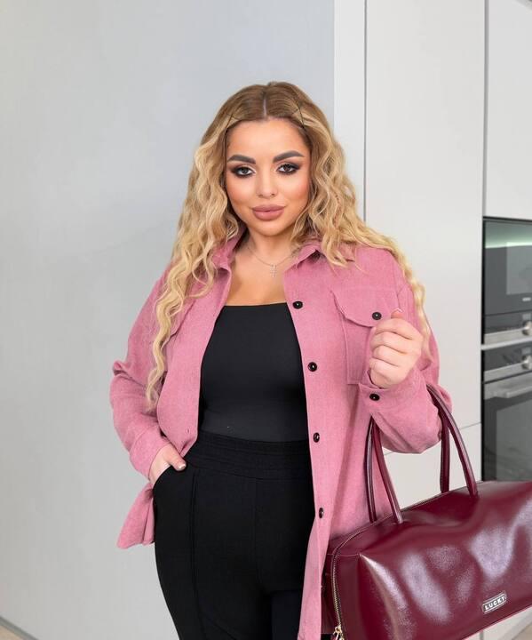 Рубашка женская из вельвета свободного кроя с регулируемыми рукавами весенняя