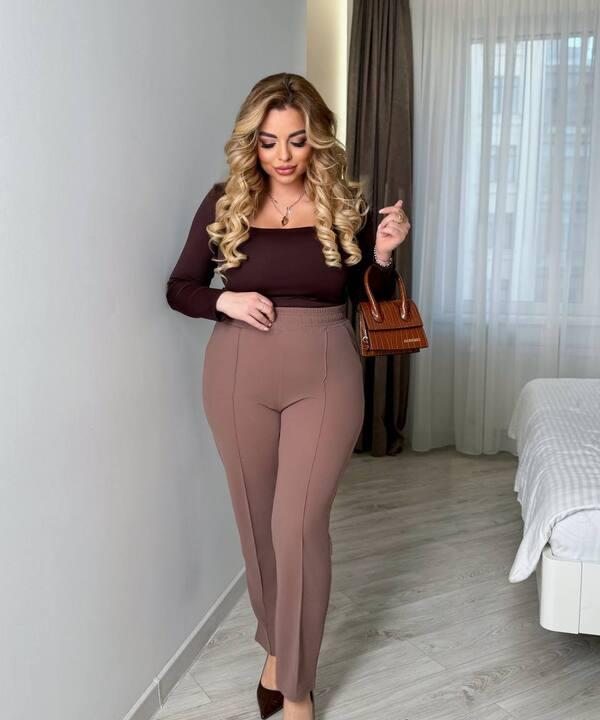 Брюки женские прямого кроя из креп-дайвинга с карманами и декоративной полосой весенне-летние