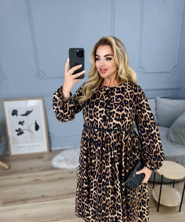 Платье трапеция свободное со штапеля с леопардовым принтом на кнопках с завышенной талией и поясом свободного кроя весеннее