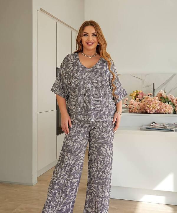 Костюм женский из турецкого софт трикотажа прогулочный с широкой туникой и свободными брюками весенне-летний