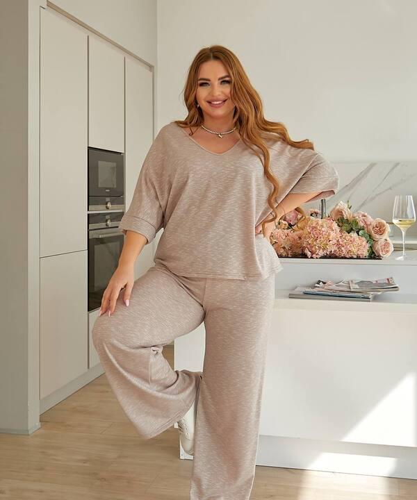 Костюм женский из турецкого софт трикотажа прогулочный с широкой туникой и свободными брюками весенне-летний