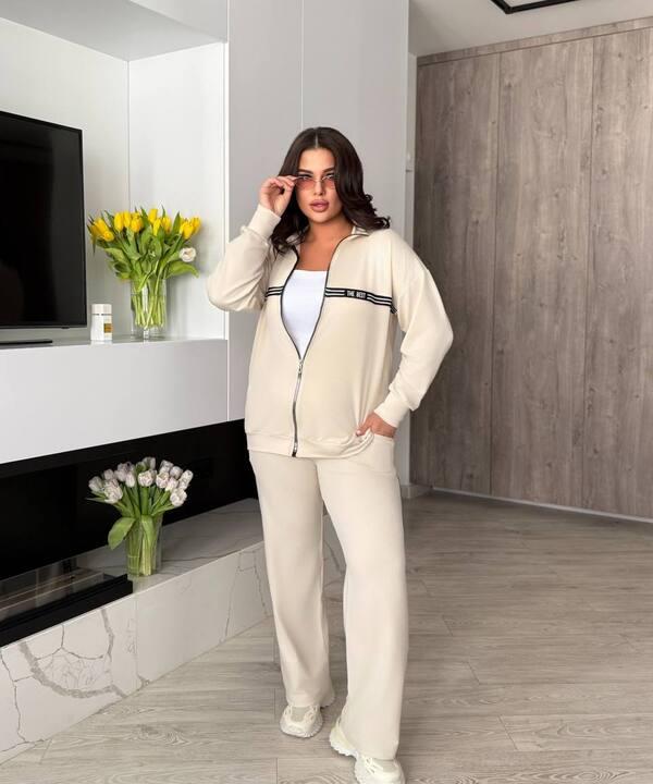 Костюм женский спортивный из двунитки с кофтой на молнии и брюками с высокой посадкой весенний