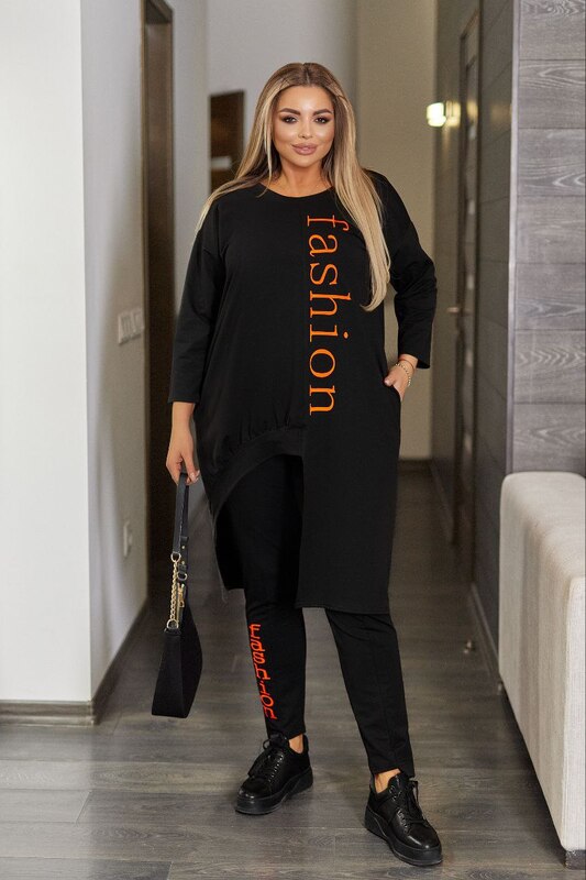 Женский костюм из двухнитки с асимметричной туникой и аппликацией "fashion" весенний