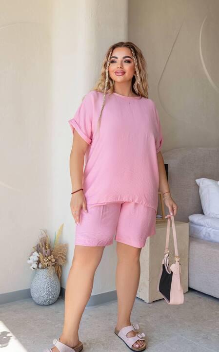 Костюм женский из жатого льна с футболкой свободного кроя и шортами на резинке весенне-летний