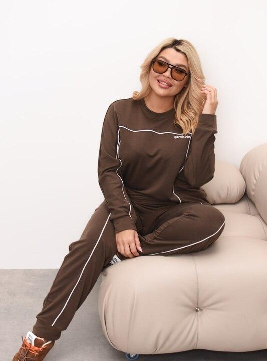 Спортивный костюм женский из трехнитки с декоративными строчками весенне-летний