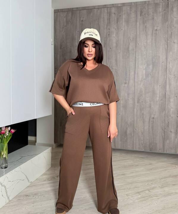 Костюм женский летний свободного кроя из трикотажа вафелька весенний летний