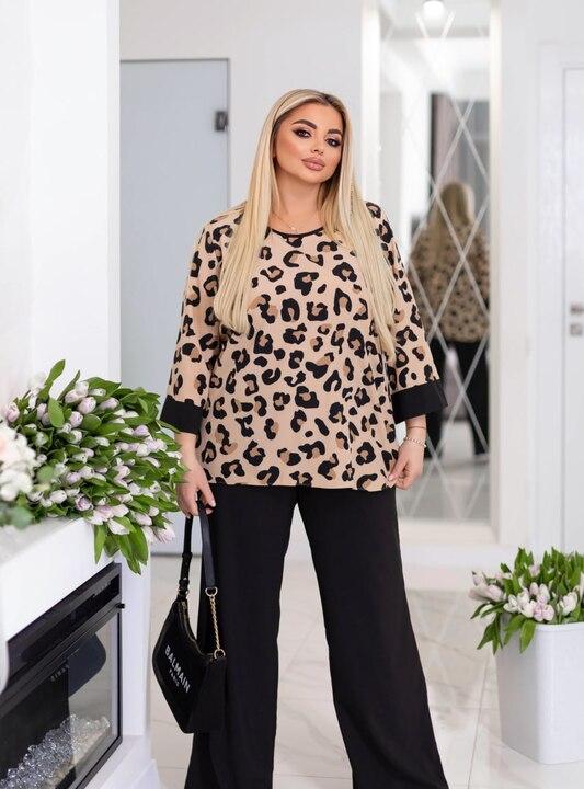 Костюм женский из софта: свободная блуза и брюки с высокой талией весенне-летний