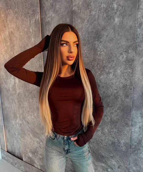 Лонгслив женский из микродайвинга с длинным рукавом и разрезом под палец осенний