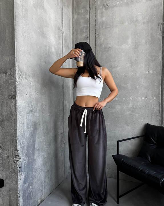 Брюки женские велюровые свободного кроя с высокой посадкой осенние