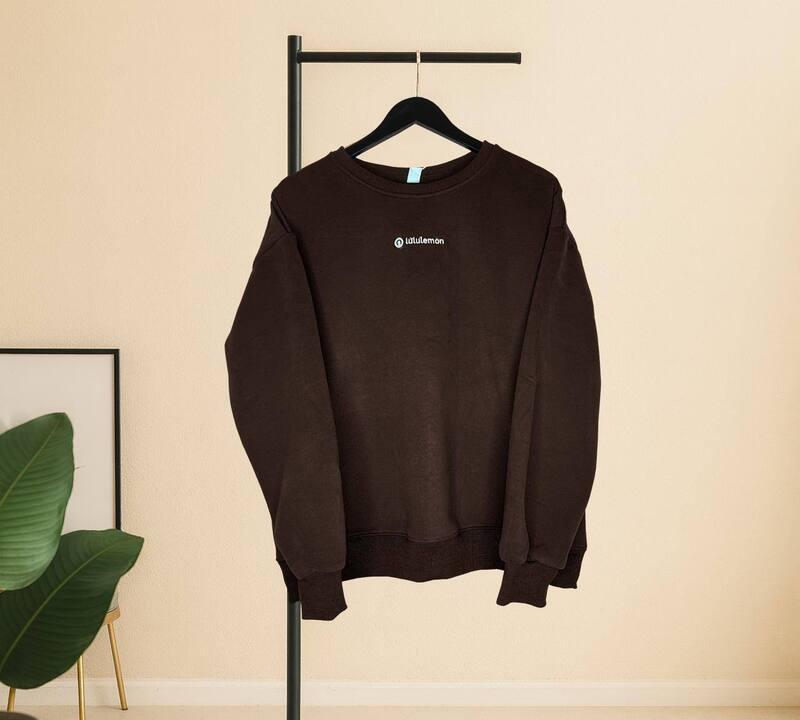 Худи женское из трикотажа пенье с велюровой утепленной основой свободного кроя с манжетами осеннее