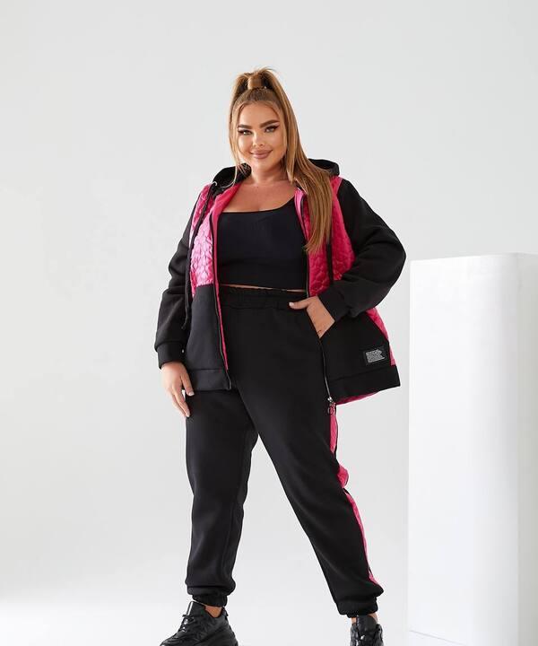 Спортивный костюм-двойка женский утепленный из трехнитки на флисе с контрастными стегаными вставками и капюшоном осенне-зимний