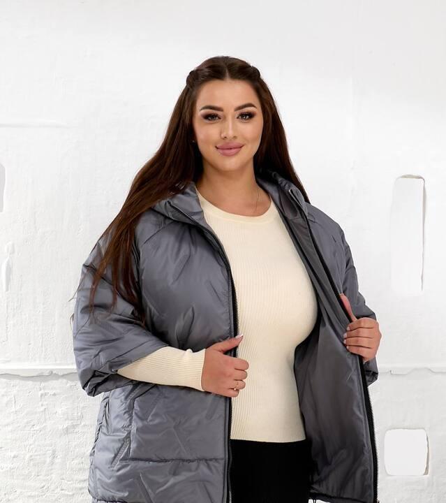 Жилет женский утепленный из плащевки Лаке с капюшоном и синтепоном осенне-зимний