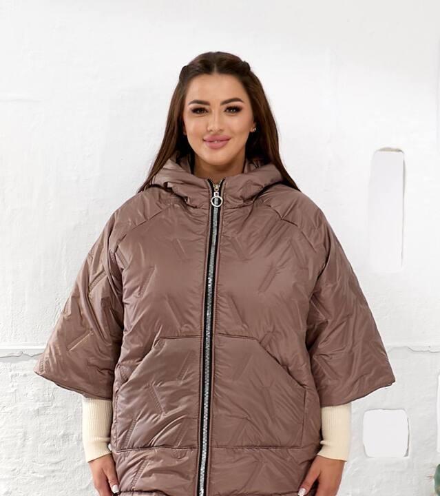 Жилет женский утепленный из плащевки Лаке с капюшоном и синтепоном 150 осенне-зимний