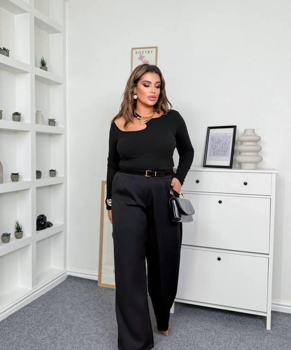 Брюки женские классические чёрные из костюмной ткани прямого кроя осенне-зимние