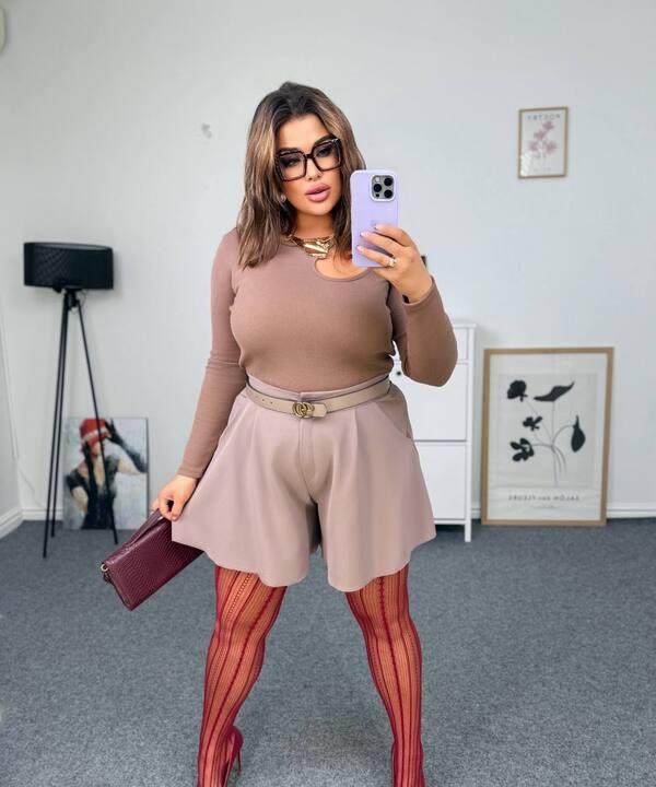 Шорты женские из костюмной ткани с высокой посадкой и поясом осенне-зимние