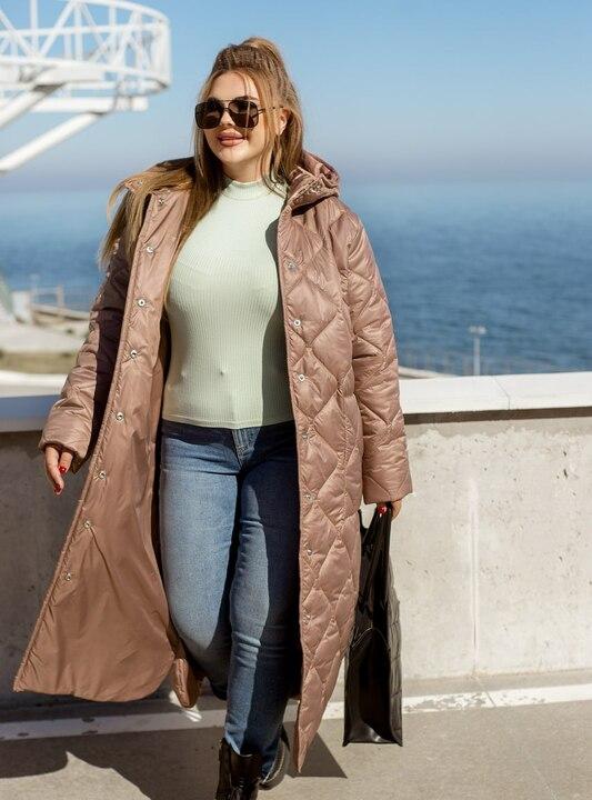 Куртка женская длинная стёганая из плащевки Лаке с капюшоном и утеплителем синтепон 200 осенне-зимняя