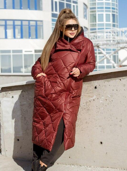 Куртка женская осенне-зимняя длинная стёганая из плащевки бордовая с утеплителем и асимметричной молнией