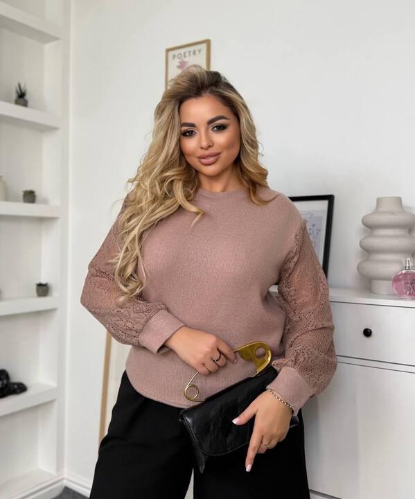 Свитер женский осенне-зимний ангора с ажурными рукавами свободного кроя мокко