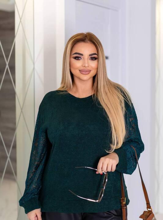 Свитер женский осенне-зимний ангора свободного кроя с ажурными рукавами смарагдовый