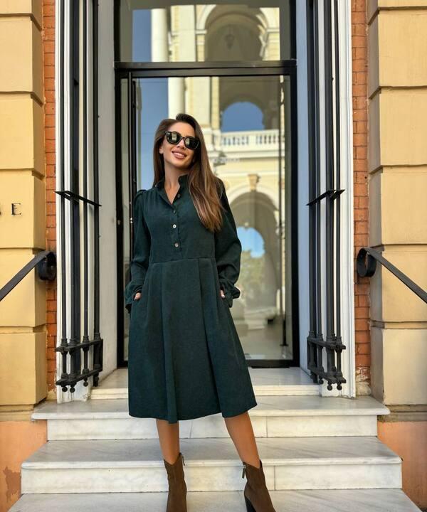 Платье-рубашка женское из микровельвета на натуральной основе с длинными рукавами и поясом осенне-зимнее