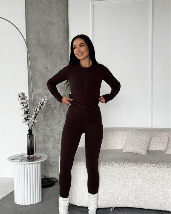 Костюм-двойка женский термо из эластичной ткани пума с кофтой на молнии и лосинами осенне-зимний