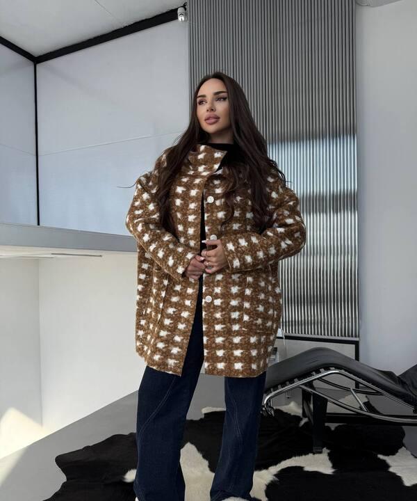 Кардиган женский шерстяной букле с капюшоном и пуговицами в крупную клетку осенне-зимний