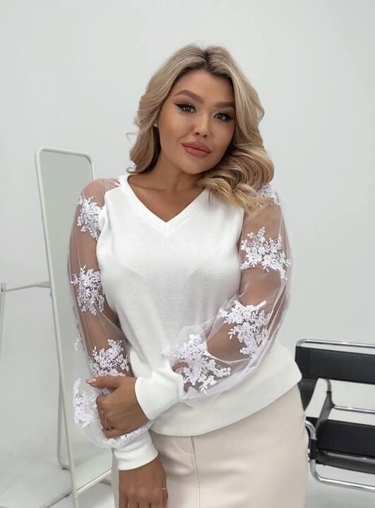 Джемпер женский ангора с кружевными рукавами и V-образным вырезом осенне-зимний