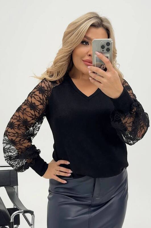 Джемпер женский ангорский с кружевными рукавами и V-образным вырезом осенне-зимний