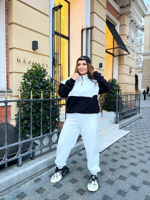 Спортивный костюм-двойка женский утепленный из турецкого флиса Polar с воротником-стойкой и контрастным дизайном осенне-зимний