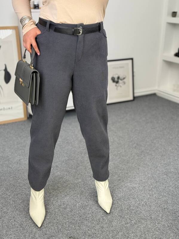 Брюки женские прямого кроя из вельвета на флисе с карманами и застёжкой на пуговицу осенне-зимние