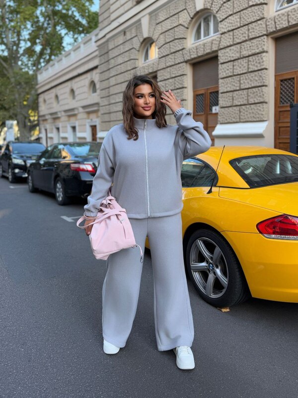 Костюм-двойка женский из вязаной ангоры: толстовка на молнии и широкие брюки осенне-зимний