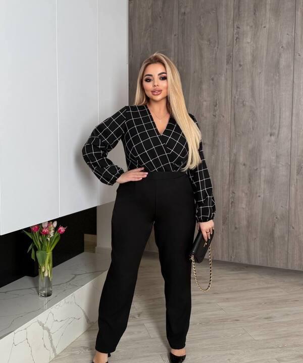 Комбинезон женский костюмный на запах с длинным рукавом в клетку осенне-зимний черный