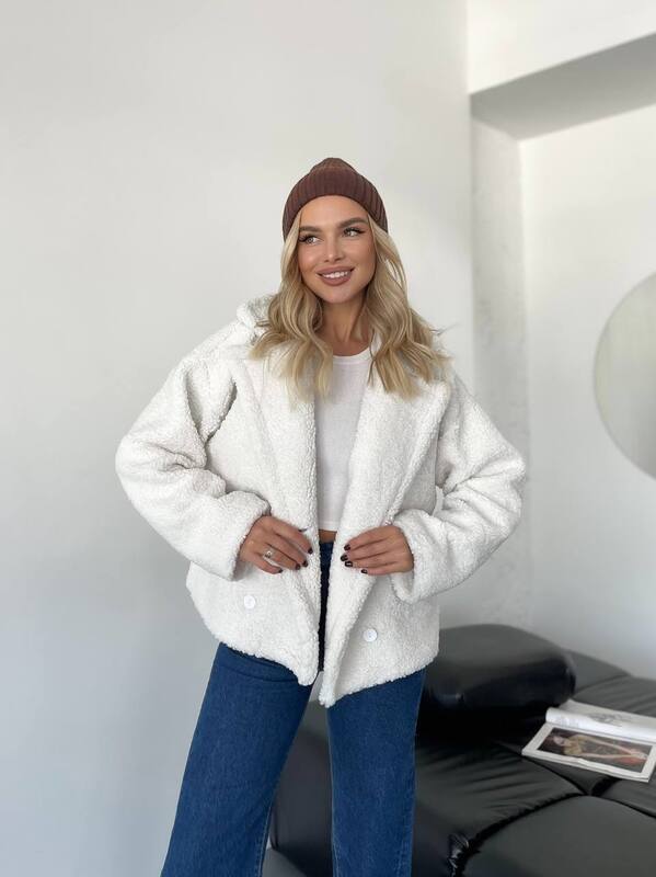 Пальто-пиджак женское из эко-меха Тедди на подкладке oversize осенне-зимнее