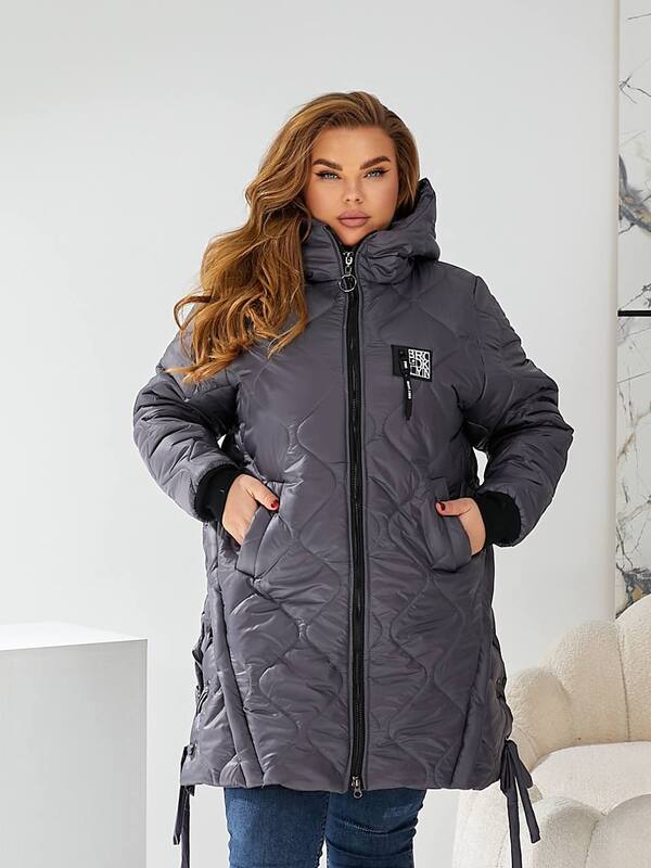Женская куртка зимняя из плащевки Лаке на синтепоне 250 с капюшоном графитовая