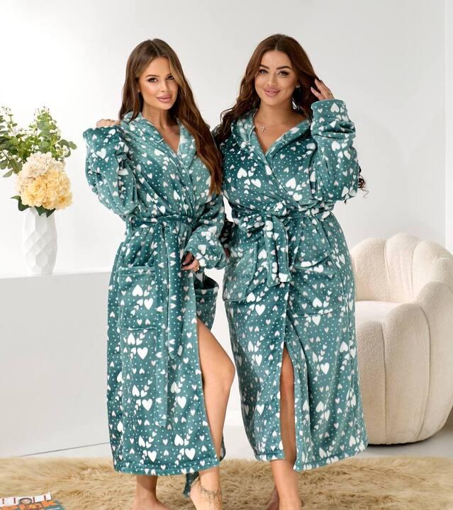 Халат женский домашний из плюшика с поясом и капюшоном осенне-зимний