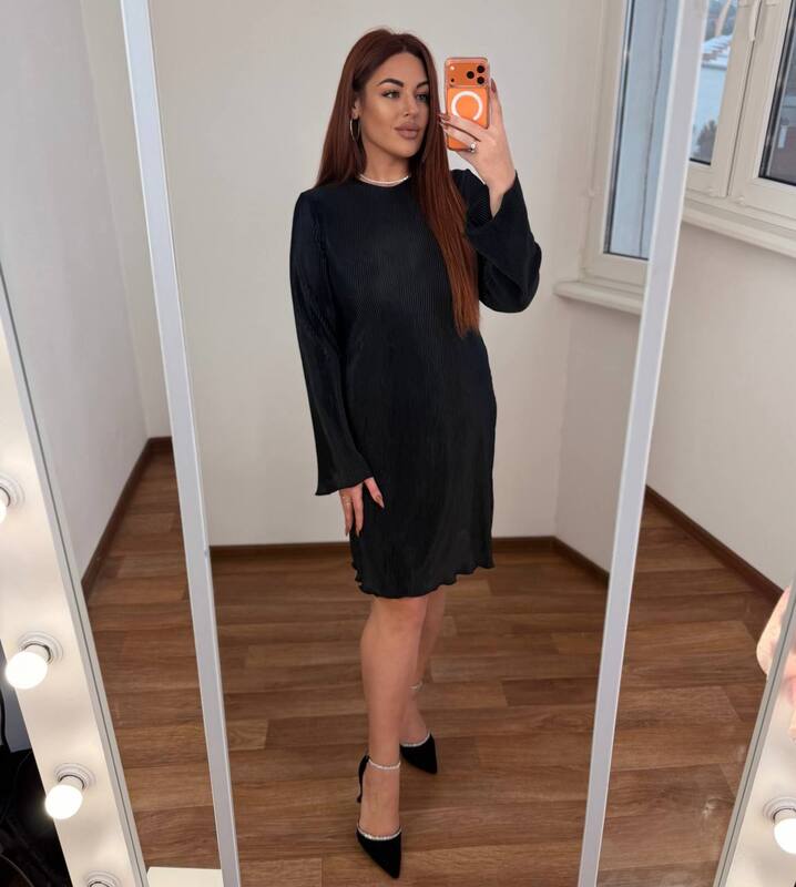 Платье-плиссе женское прямого кроя из эластичной гофрированной ткани осеннее зимнее