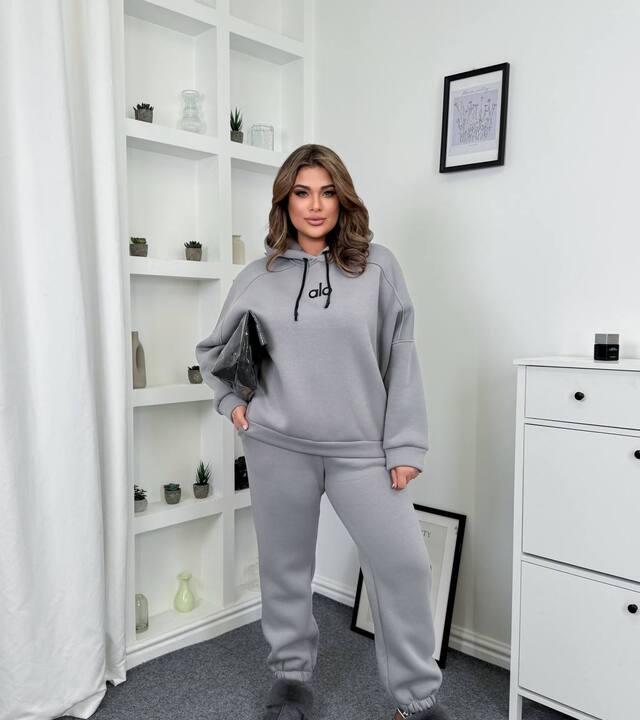 Спортивный костюм женский из тринитки пенье на флисе осенний