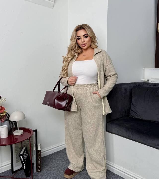 Костюм-двойка женский осенне-зимний из мягкой двусторонней ангоры: кофта-зипка и прямые брюки бежевый