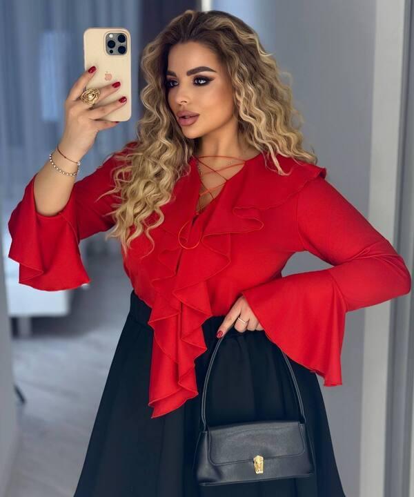 Блуза женская нарядная трикотажная с воланами красная осенняя зимняя