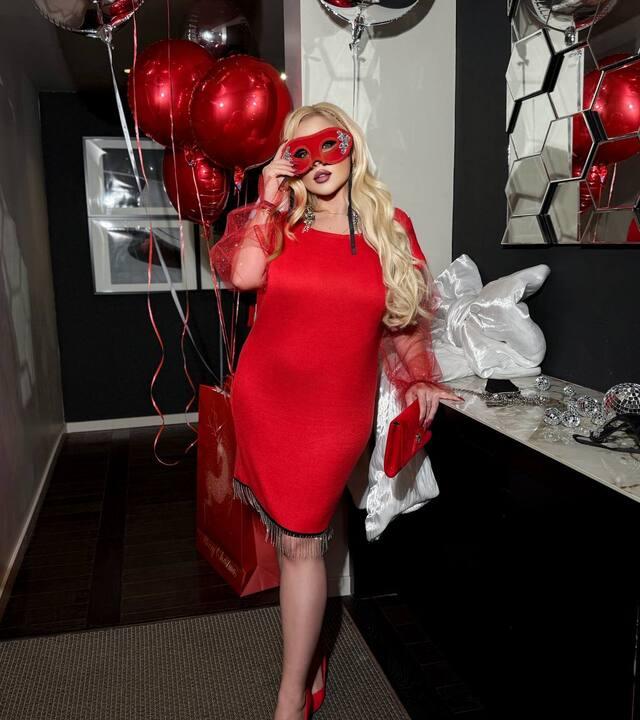 Платье женское ангоровое праздничное с флоковыми рукавами и металлической бахромой осенне-зимнее