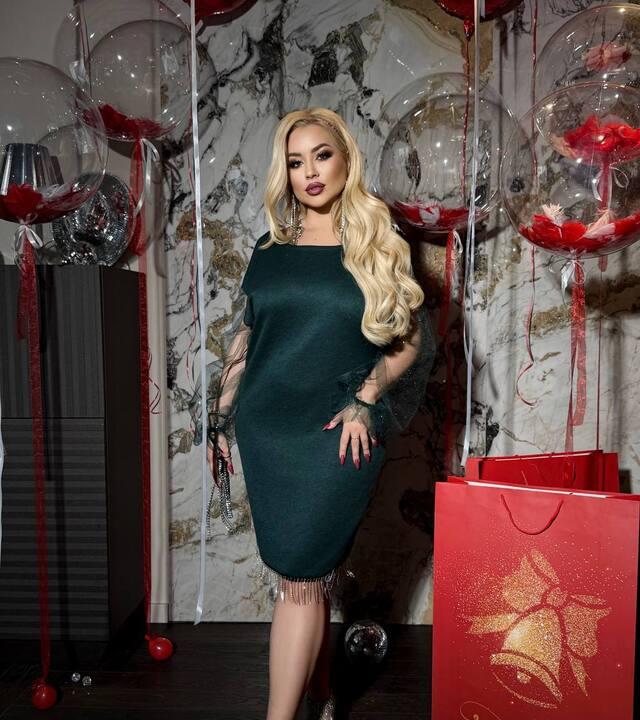 Платье женское ангоровое праздничное с флоковыми рукавами и металлической бахромой осенне-зимнее